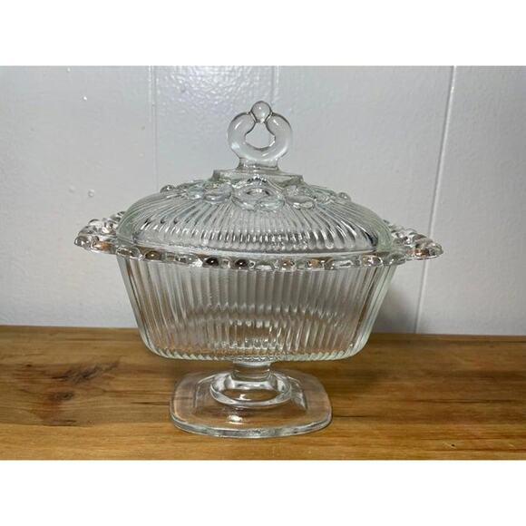 Vintage Indiana Glass Candy/Butter Dish with Lid - Picture 1 of 2
